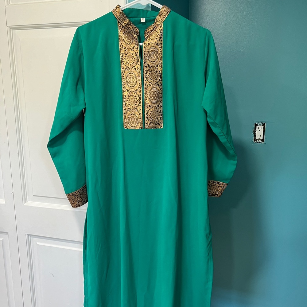 Shalwar Kameez 3 piece suit.
